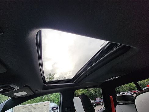 New 2025 GMC Canyon AT4 w/ AT4X Package image 27