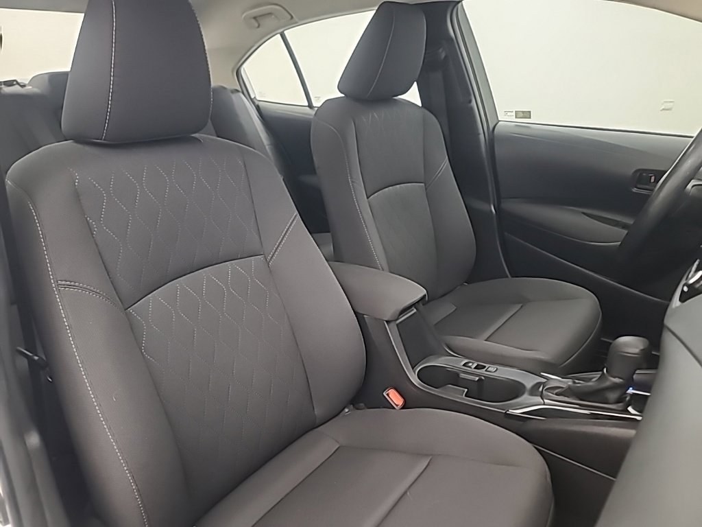 Used 2025 Toyota Corolla LE FWD image 17