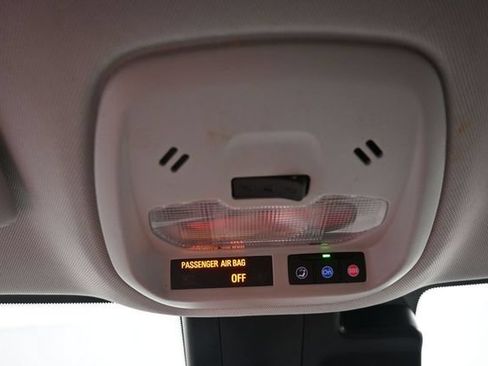 Used 2025 Chevrolet Trax LT FWD image 28
