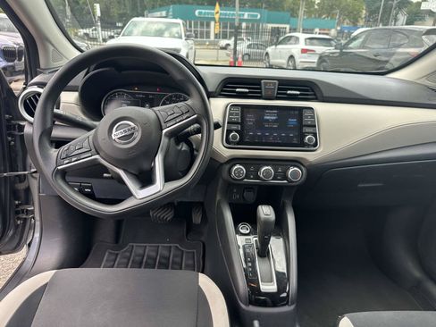 Used 2022 Nissan Versa SV FWD image 19