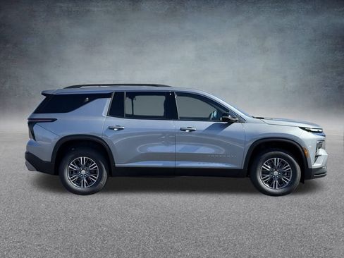 New 2026 Chevrolet Traverse LT w/ Driver Confidence Package image 2