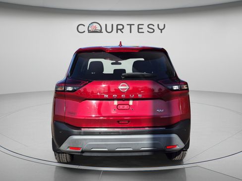 Certified 2023 Nissan Rogue SV FWD image 6