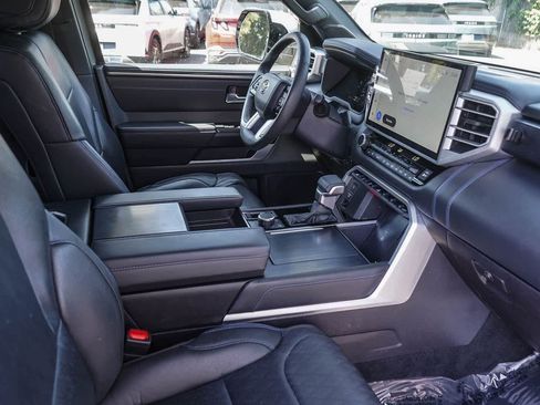 Used 2025 Toyota Tundra Platinum AWD/4WD image 17