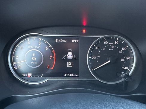 Used 2019 Nissan Kicks SR image 10