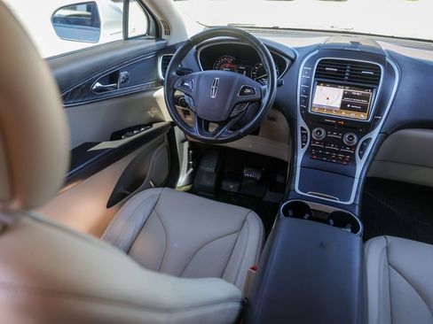 Used 2018 Lincoln MKX Select w/ Select Plus Package image 24