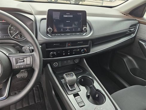 Used 2023 Nissan Rogue S image 20