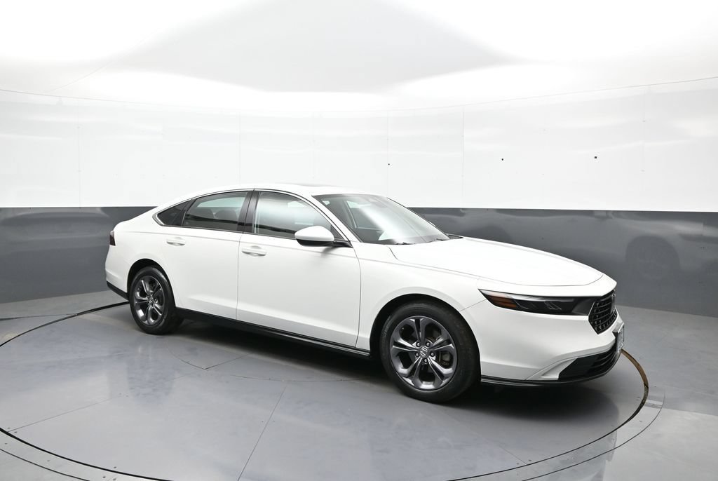 Certified 2023 Honda Accord EX image 4