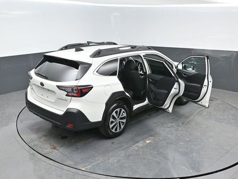 Used 2025 Subaru Outback Premium image 23