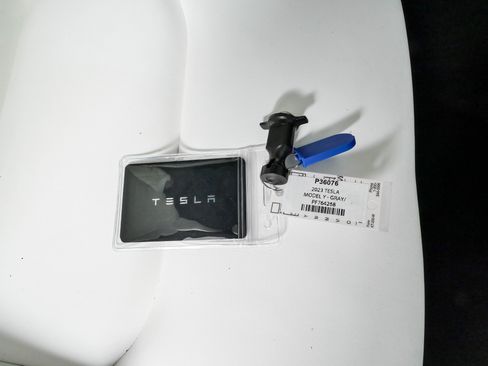 Used 2023 Tesla Model Y Performance AWD/4WD image 25