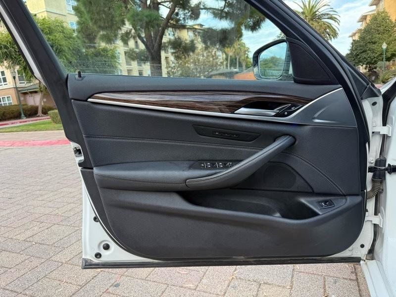 Used 2020 BMW 530i w/ Convenience Package RWD image 38