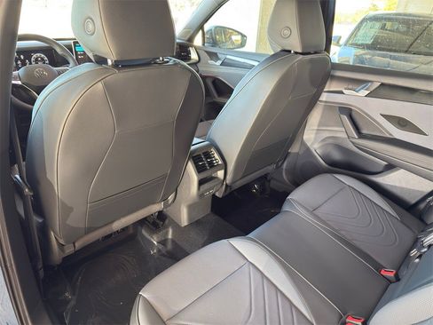 New 2026 Volkswagen Tiguan SE R-Line image 22