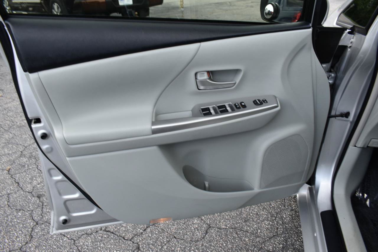 Used 2012 Toyota Prius V Five FWD image 37