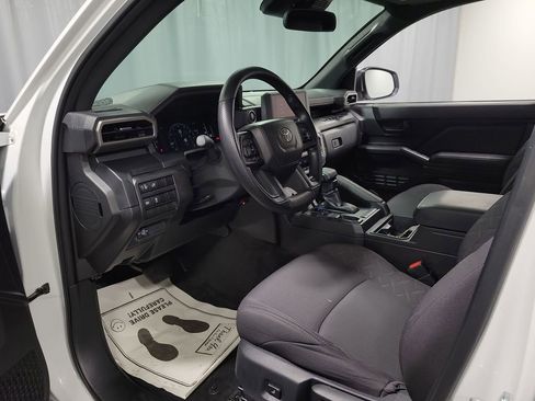 Used 2025 Toyota Tacoma SR image 12