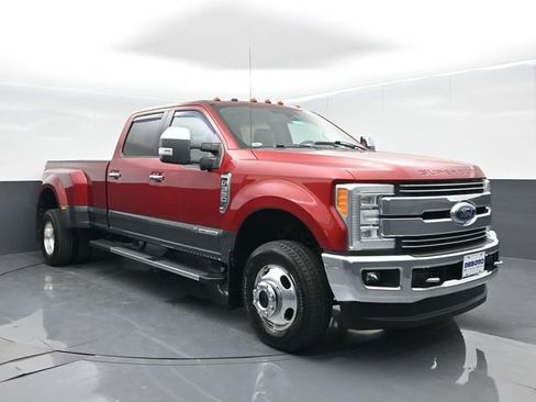 Used 2018 Ford F350 Lariat w/ Lariat Ultimate Package image 2