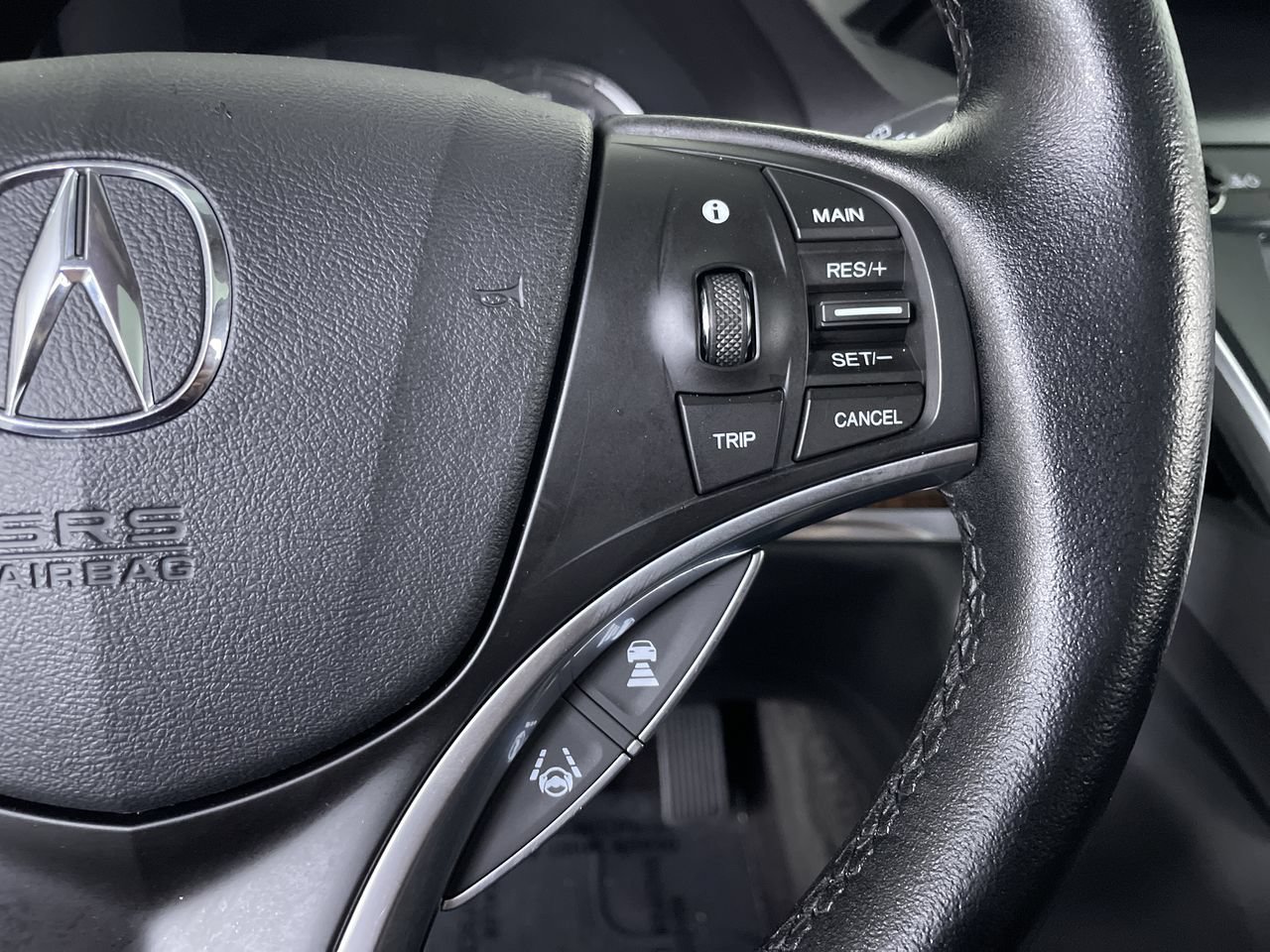 Used 2020 Acura MDX SH-AWD image 31