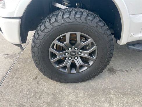 Used 2018 Ford F150 Platinum w/ Equipment Group 701A Luxury AWD/4WD image 30