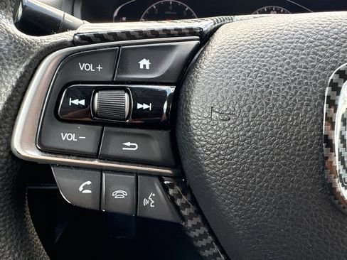 Used 2018 Honda Accord EX image 18