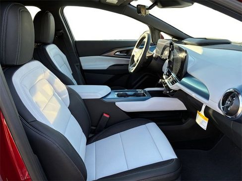 New 2026 Chevrolet Equinox EV LT w/ Convenience Package II image 13