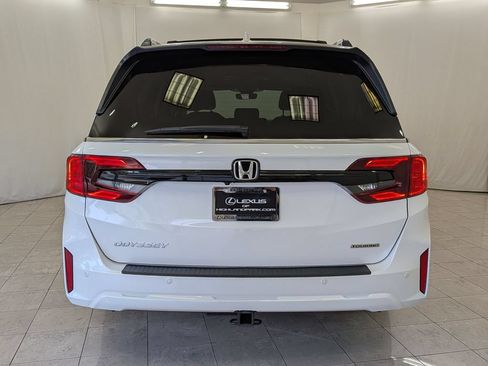 Used 2025 Honda Odyssey Touring image 8