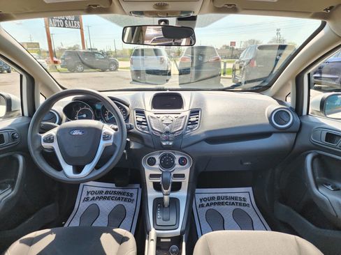 Used 2019 Ford Fiesta SE image 14