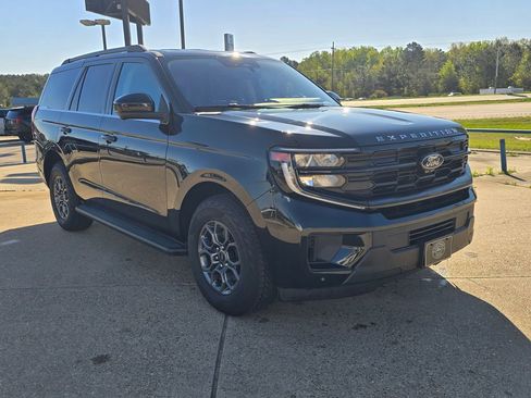 Used 2025 Ford Expedition Active RWD image 10