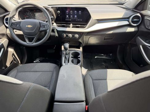 Used 2024 Chevrolet Trax LS FWD image 18