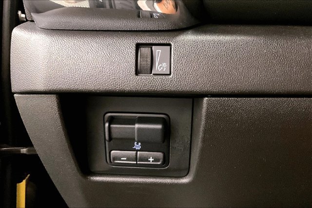 Used 2024 GMC Canyon Elevation w/ Convenience Package AWD/4WD image 36