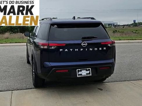 Used 2025 Nissan Pathfinder SV FWD image 7