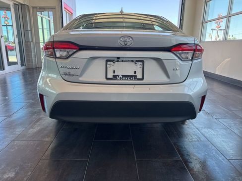 Used 2024 Toyota Corolla LE FWD image 5