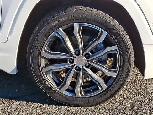 Used 2019 GMC Terrain Denali w/ Advanced Safety Package image 8