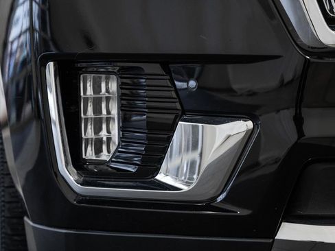 Used 2023 GMC Yukon SLT image 15