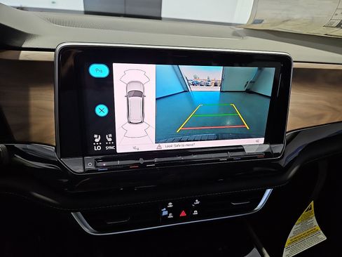 New 2026 Volkswagen Atlas SE FWD image 19