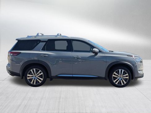 Used 2022 Nissan Pathfinder Platinum w/ Cargo Package FWD image 6