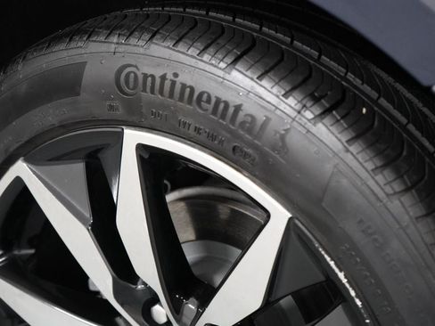 Used 2025 Chevrolet Malibu RS FWD image 34