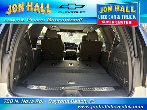 Used 2025 Chevrolet Tahoe High Country AWD/4WD image 11