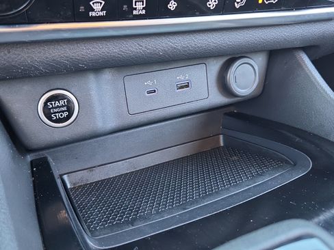 Used 2023 Nissan Rogue SV FWD image 25
