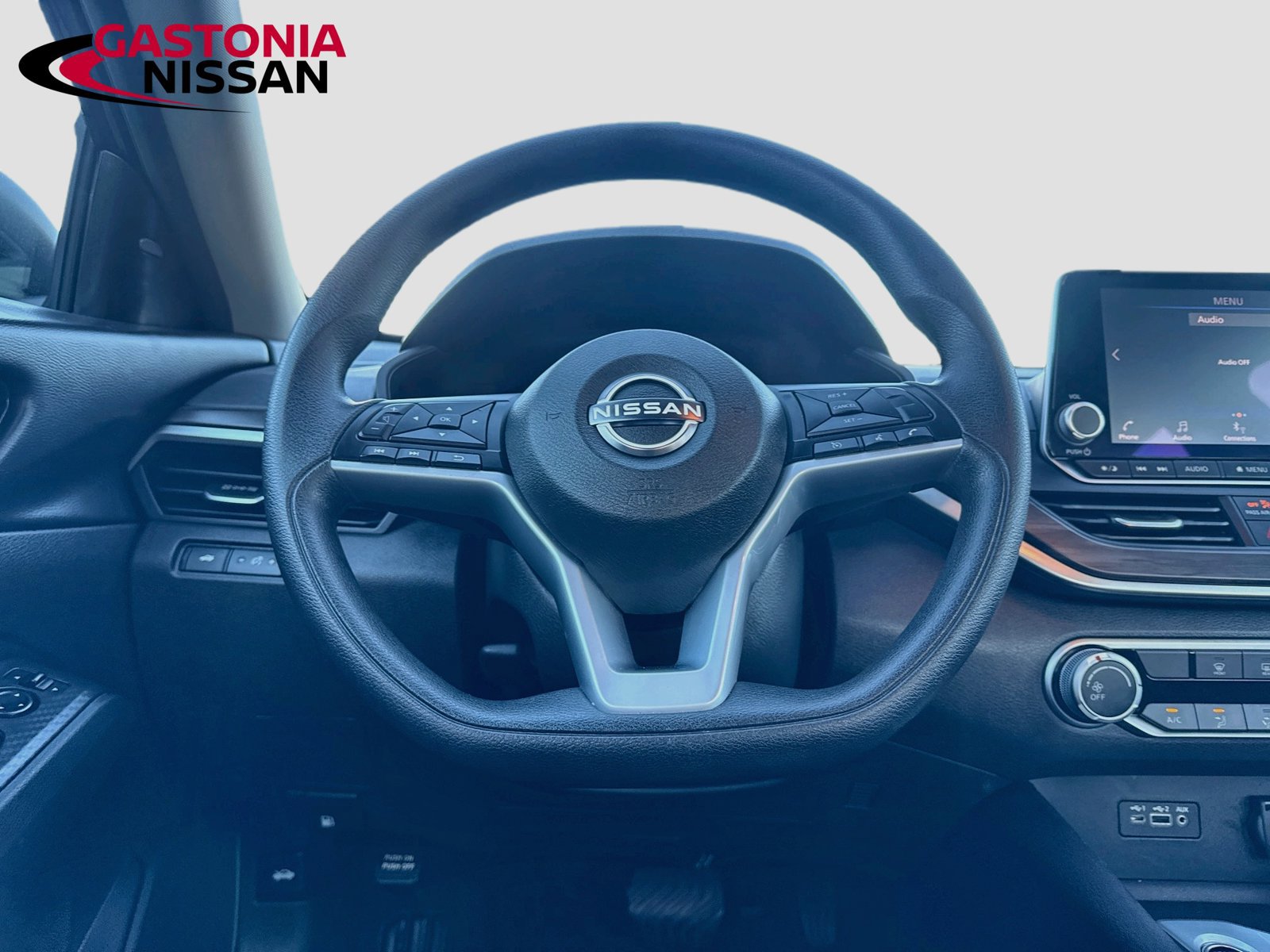 Used 2025 Nissan Altima 2.5 SV FWD image 29
