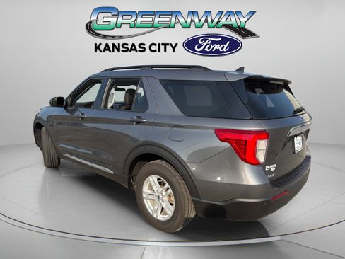 Used 2023 Ford Explorer XLT AWD/4WD image 6