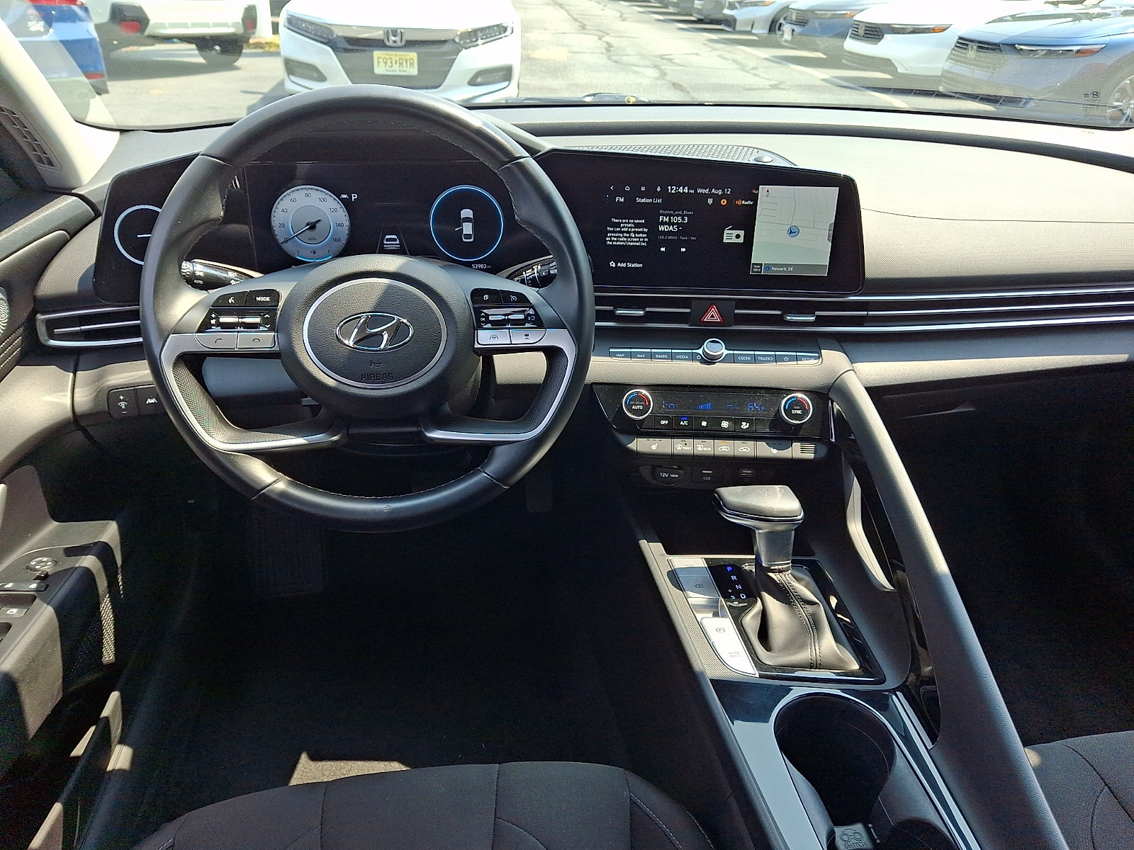 Used 2023 Hyundai Elantra SEL w/ Convenience Package FWD image 10