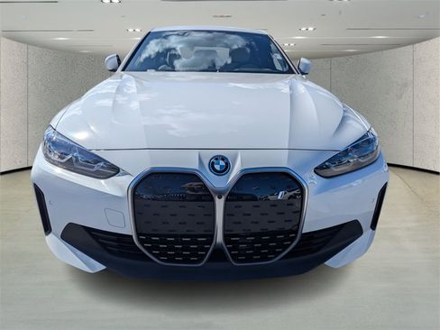 Used 2024 BMW i4 eDrive40 w/ Premium Package image 8