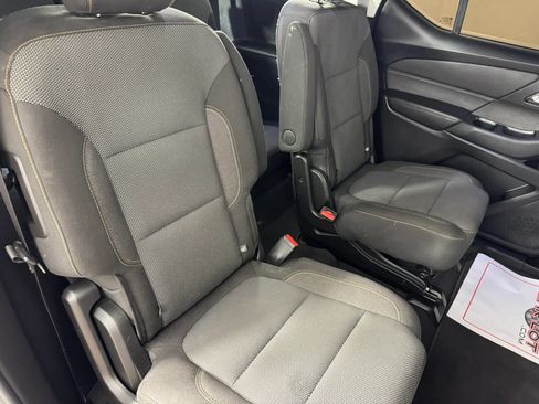 Used 2018 Chevrolet Traverse LT AWD/4WD image 37
