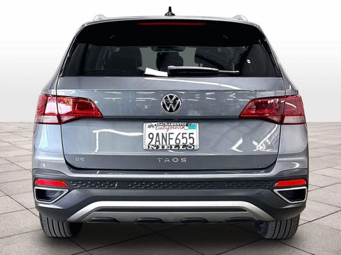 Used 2022 Volkswagen Taos SE FWD image 8