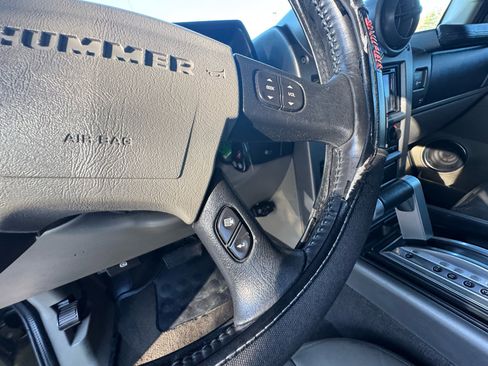 Used 2003 HUMMER H2 w/ Preferred Equipment Group image 30