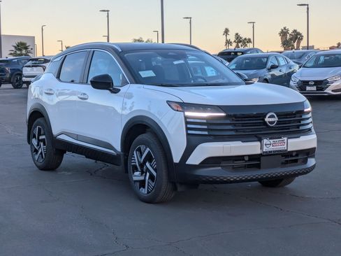 New 2026 Nissan Kicks SV w/ SV Premium Package FWD image 6