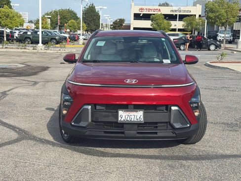 Used 2024 Hyundai Kona SEL w/ Convenience Package FWD image 2