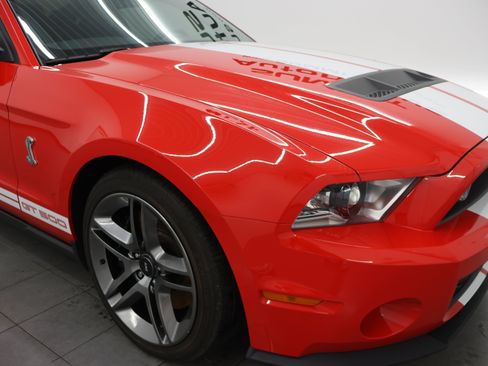 Used 2011 Ford Mustang Shelby GT500 RWD image 23