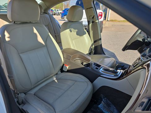 Used 2015 Buick Regal Premium image 10