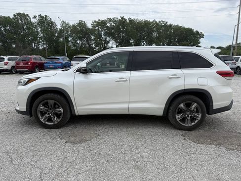 Used 2017 Toyota Highlander Limited Platinum FWD image 6
