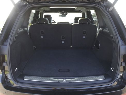 New 2022 Jeep Grand Cherokee Overland w/ Luxury Tech Group IV image 22