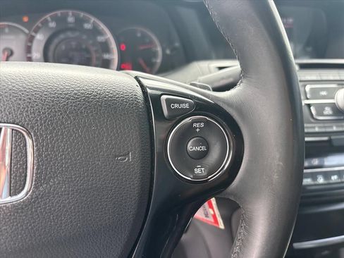 Used 2017 Honda Accord Sport image 26